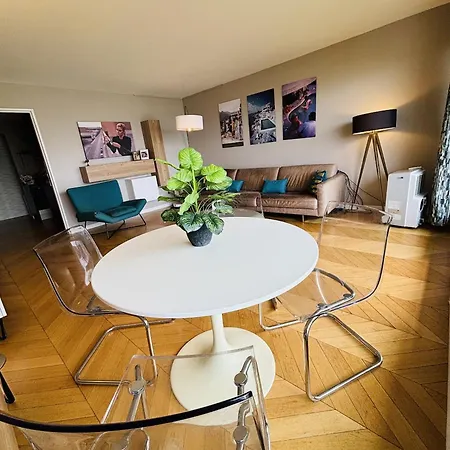 Apt Buttes Chaumont Vue Apartment